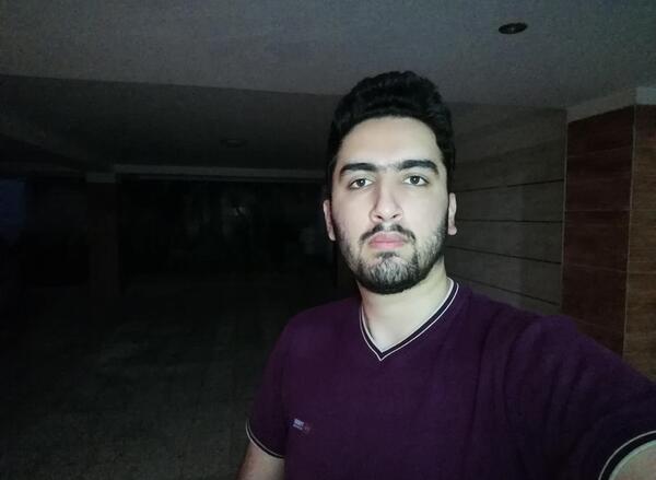 عکس سلفی پسر معمولی