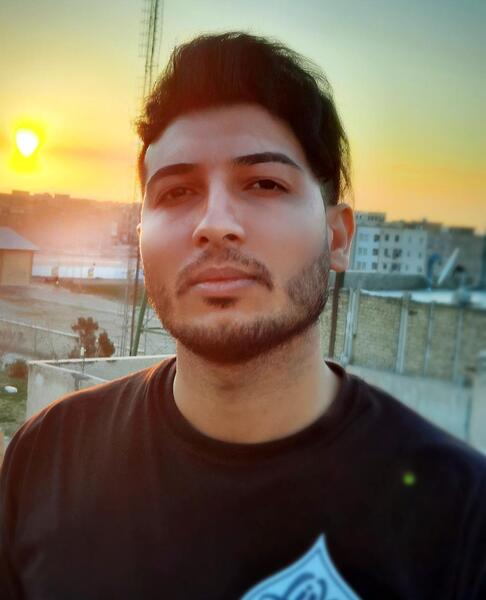 عکس سلفی پسر معمولی
