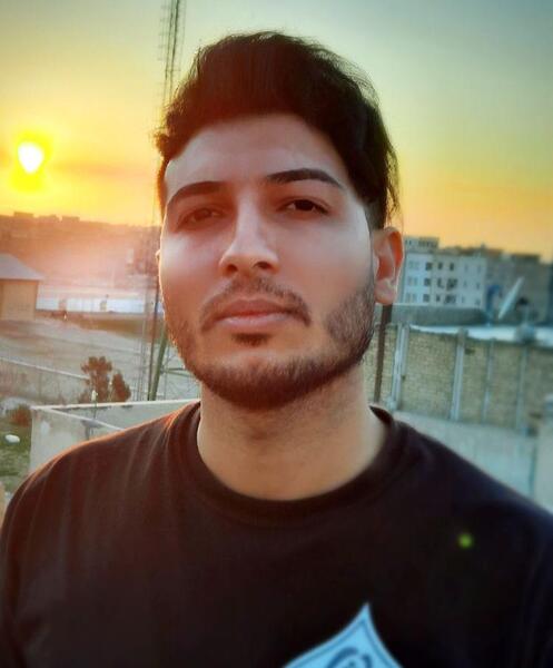 عکس سلفی پسر طبیعی