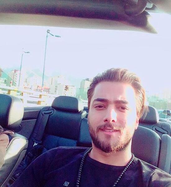 عکس امیر مقاره با پدرش