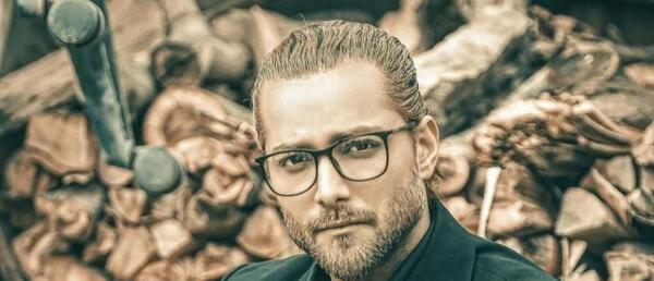 عکس امیر مقاره با پدرش