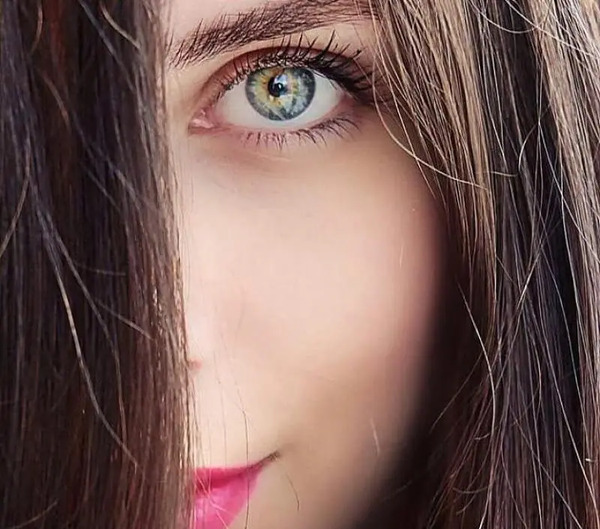 عکس چشم قهوه ای تیره پسر