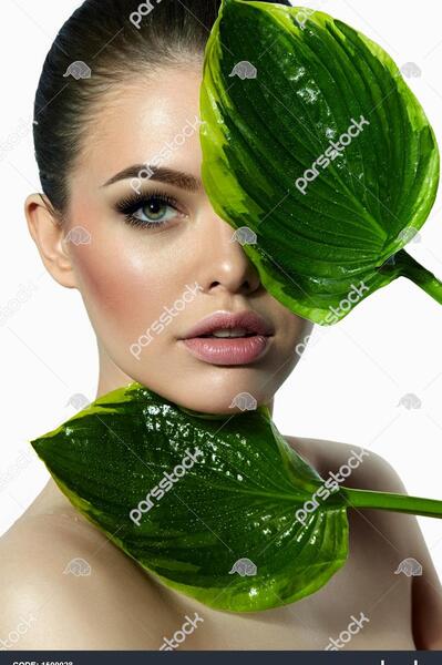عکس یه دختر چشم سبز