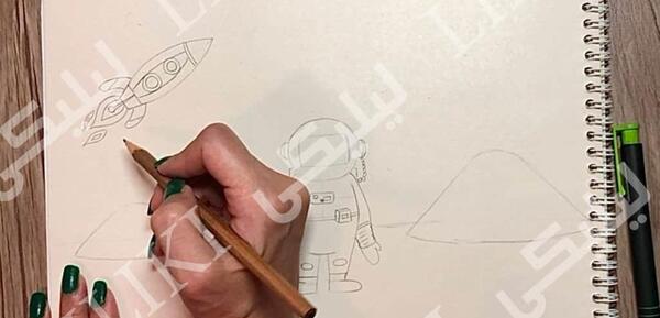 عکس نقاشی فضانورد کودکانه ساده