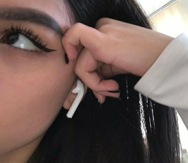عکس فیک چشم دختر مشکی