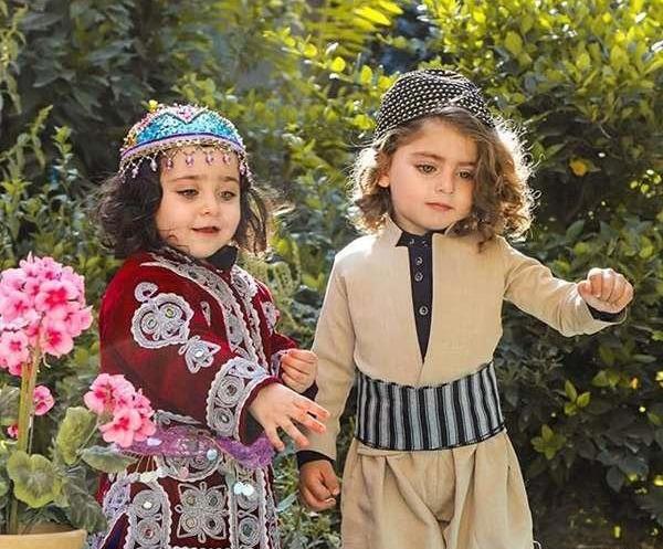 عکس دختر بچه با لباس محلی لری