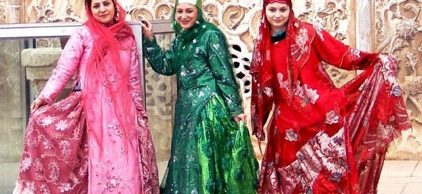 عکس دختر بچه با لباس محلی بختیاری