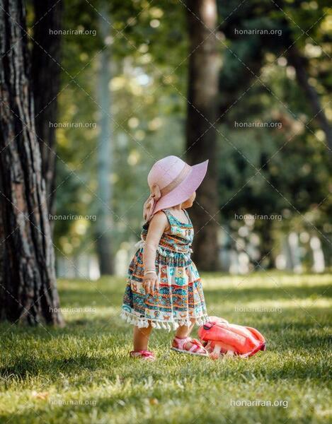 عکس دختر بچه با پیراهن