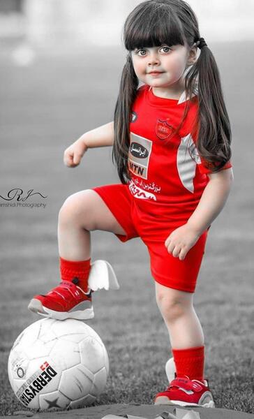 عکس دختر بچه ی پرسپولیسی