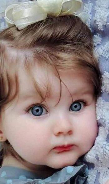 عکس دختر بچه های چشم آبی