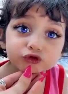 عکس دختر بچه چشم رنگی زیبا