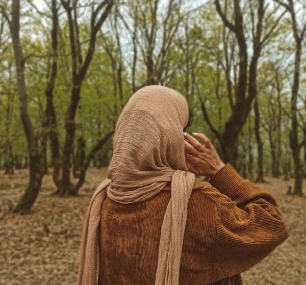 عکس دختر زیبا از پشت برای پروفایل
