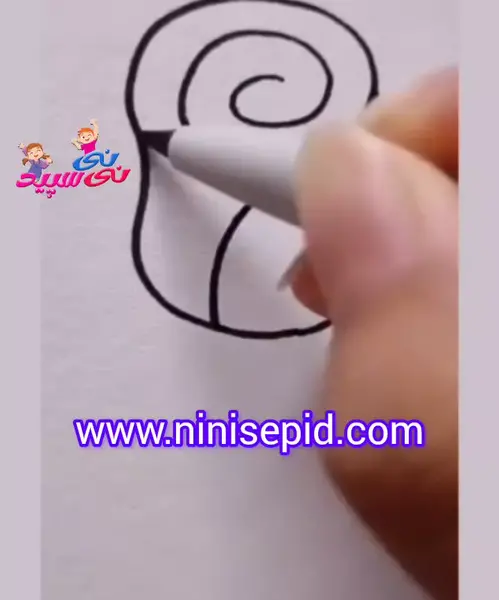 عکس نقاشی کودکانه مارپیچ