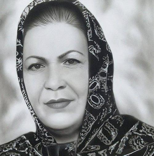 عکس نقاشی سیاه قلم بهتره یا مداد رنگی