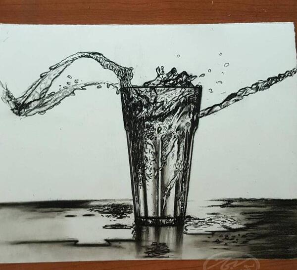 عکس نقاشی سیاه قلم لیوان