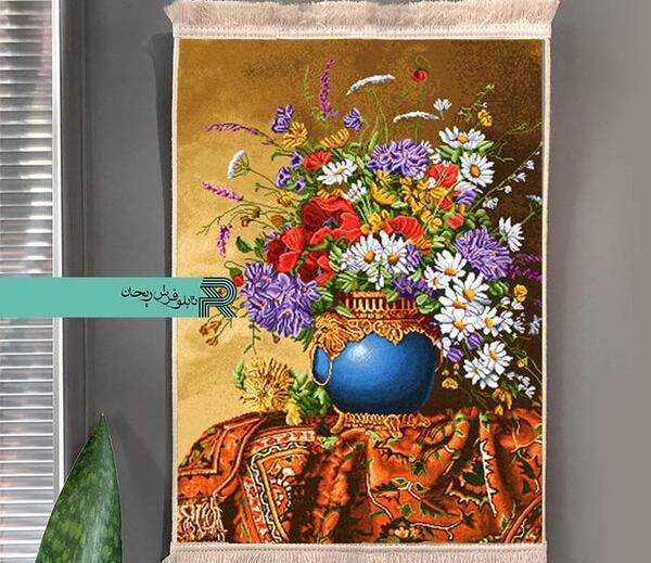 عکس نقاشی گل روی فرش