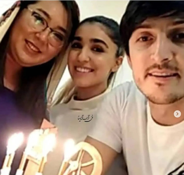 عکس عروسی سردار آزمون با همسرش و فرزندش