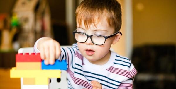 عکس های کودکان اوتیسمی