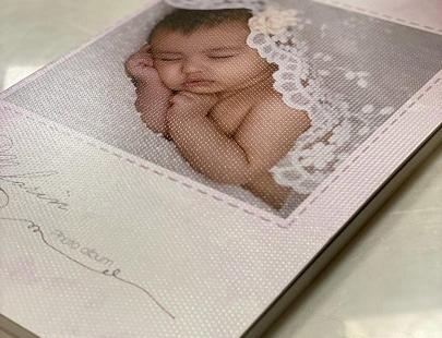قیمت عکس آتلیه ای روی شاسی