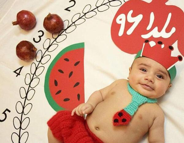 عکس آتلیه ای کودک شب یلدا