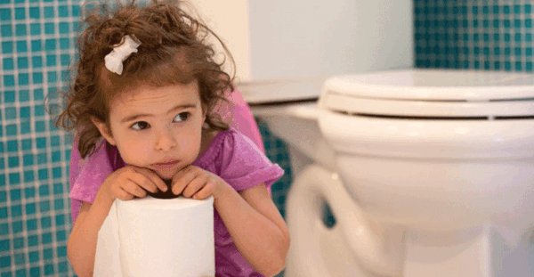 عکس مدفوع طبیعی کودک یک ساله