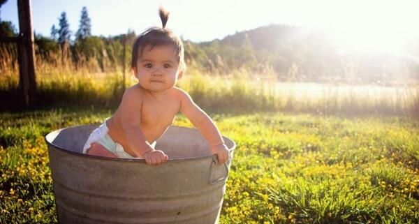 نمونه عکس کودک در فضای باز