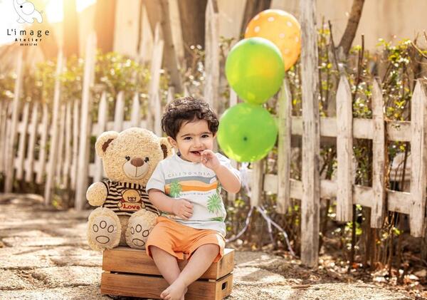 نمونه عکس کودک در فضای باز