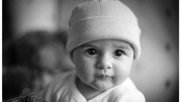 عکس کودک سیاه و سفید