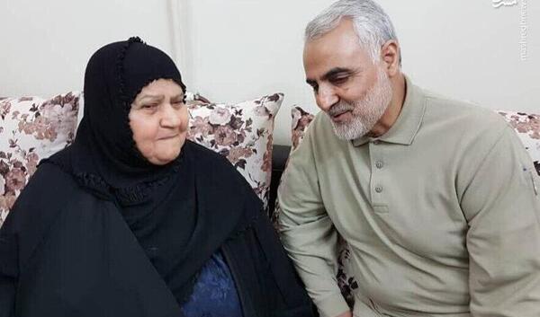 عکس حاج قاسم سلیمانی با مادر