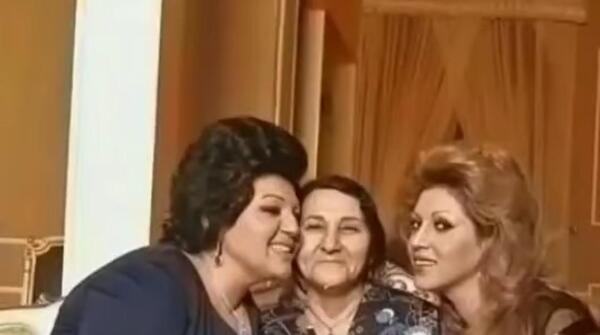 عکس پدر مادر هایده