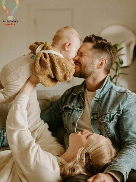 عکس عاشقانه پدر و مادر و بچه