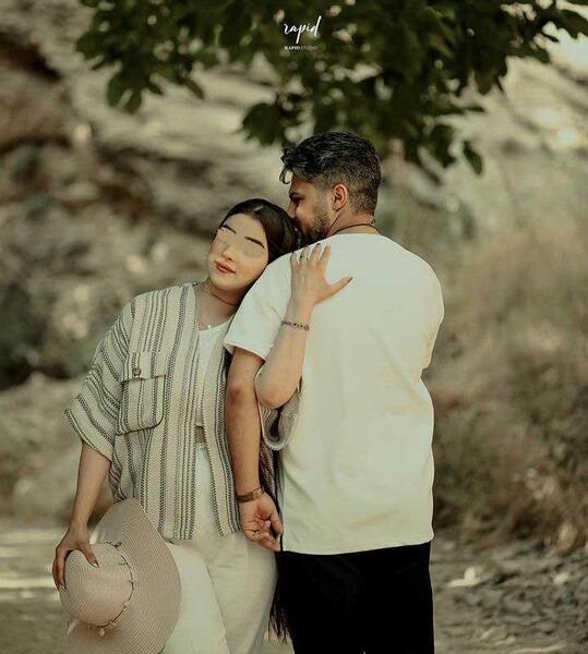 ژست عکس دو نفره در ماشین