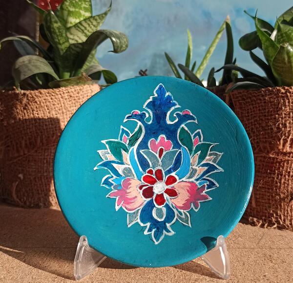 عکس نقاشی طرح سنتی روی سفال