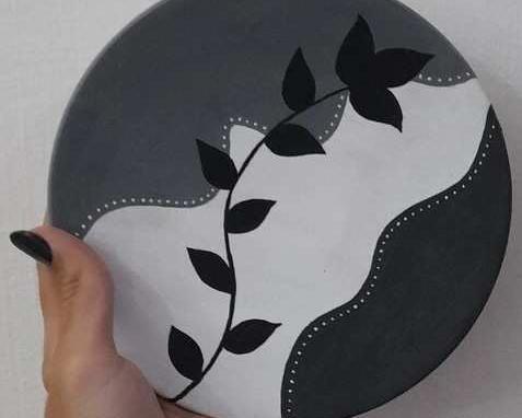 عکس طرح نقاشی روی سفال با گواش ساده