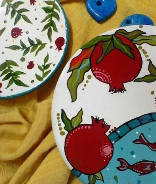 عکس طرح نقاشی شب یلدا روی سفال