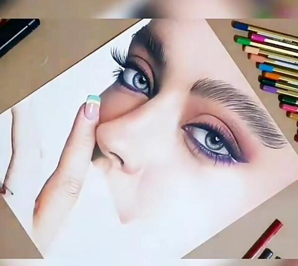 عکس طرح نقاشی چهره مداد رنگی