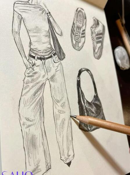 عکس نقاشی سیاه قلم لباس ساده