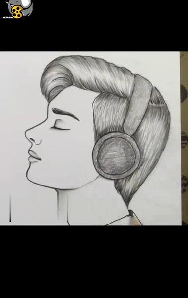 عکس نقاشی سیاه قلم صورت پسر