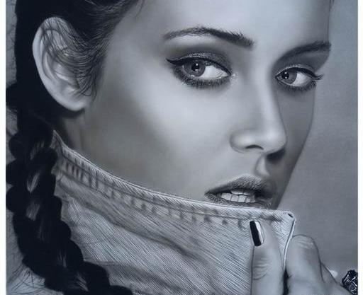 عکس نقاشی سیاه قلم چهره زن