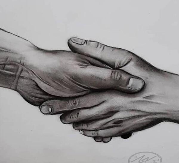 عکس نقاشی سیاه قلم دست جمع شده
