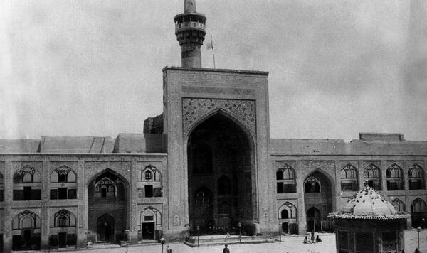 عکس نقاشی سیاه قلم از حرم امام رضا
