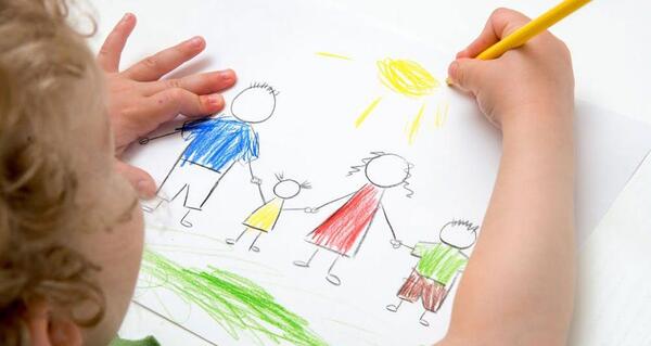 عکس نقاشی کودکانه آدم ناراحت