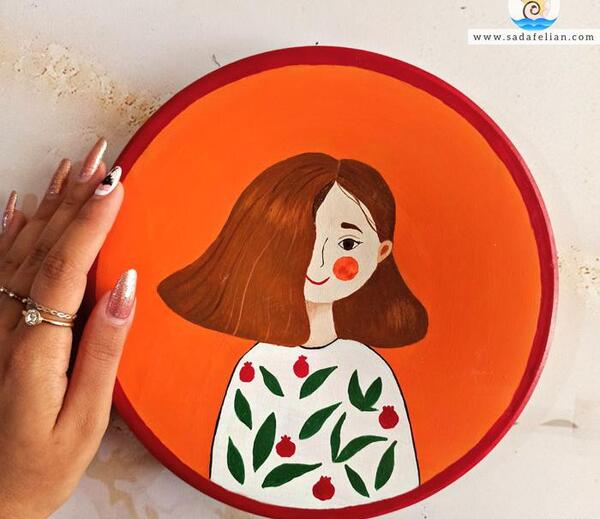 عکس نقاشی فانتزی روی کوزه سفالی