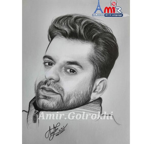 عکس نقاشی صورت دخترانه روی کاغذ