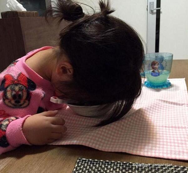 عکس بچه خوابیدن