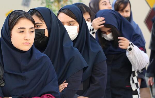 عکس از دبیرستان دخترانه