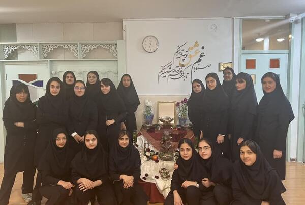 عکس از دبیرستان دخترانه