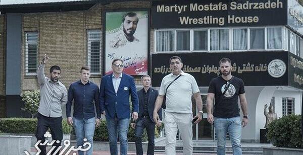 عکس دبیر کشتی