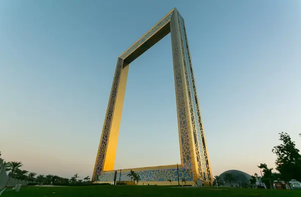 بزرگترین قاب عکس دبی