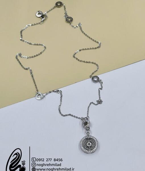 عکس گردنبند رومانتویی